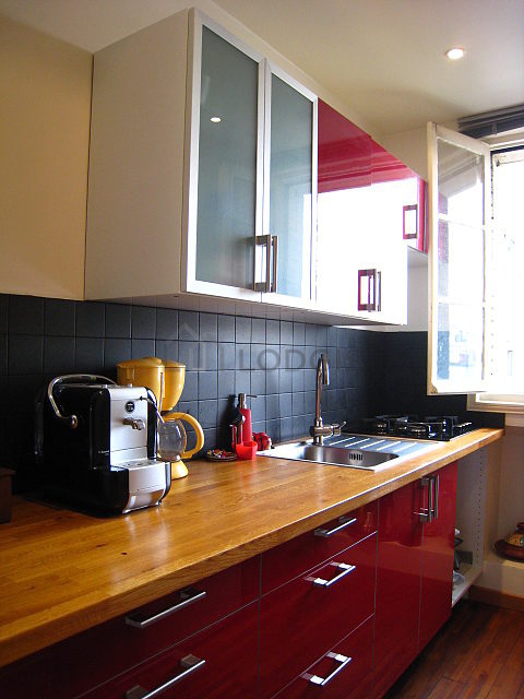 Belle cuisine de 5m² avec du parquet au sol