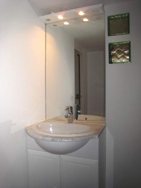 Beautiful bathroom with tile floor