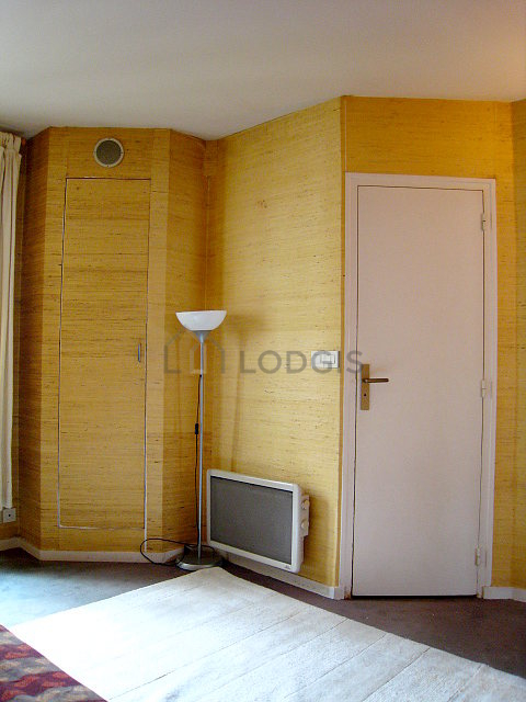 Very quiet bedroom for 2 persons equipped with 1 sofabed(s) of 140cm