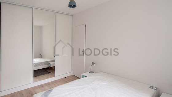 Chambre donnant sur cour