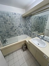 Apartment Courbevoie - Bathroom