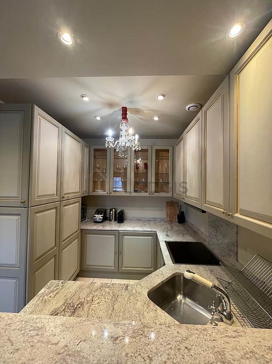 Great kitchen with tile floor