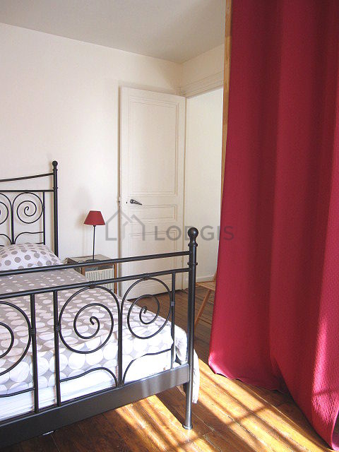 Very quiet bedroom for 2 persons equipped with 1 bed(s) of 140cm