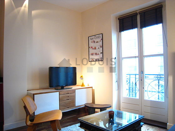 Séjour calme équipé de télé, chaine hifi, 1 fauteuil(s)