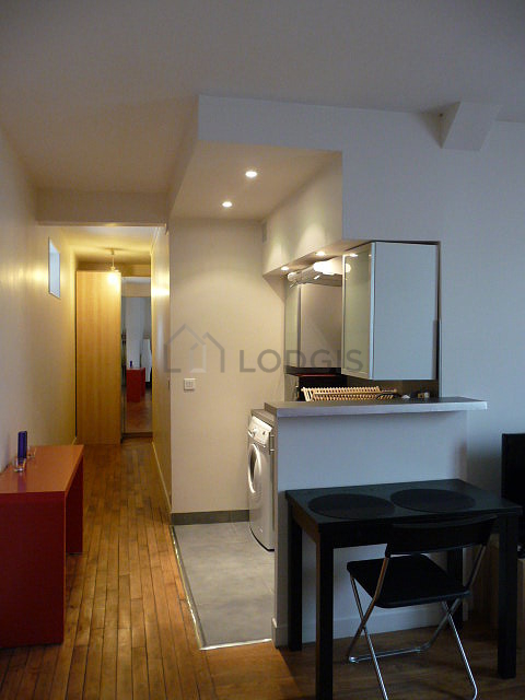 Beautiful kitchen of 1m² with tile floor