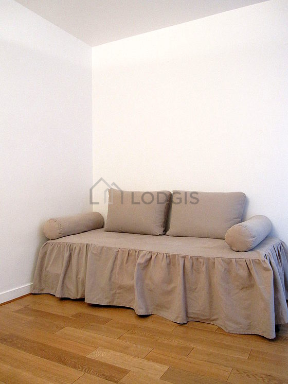 Beau séjour lumineux d'un appartement à Paris