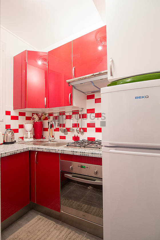 Cuisine dînatoire pour 2 personne(s) équipée de lave linge, sèche linge, réfrigerateur, hotte