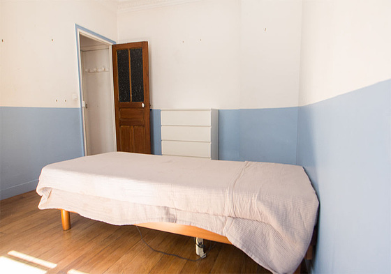 Bedroom for 1 persons equipped with 1 bed(s) of 90cm