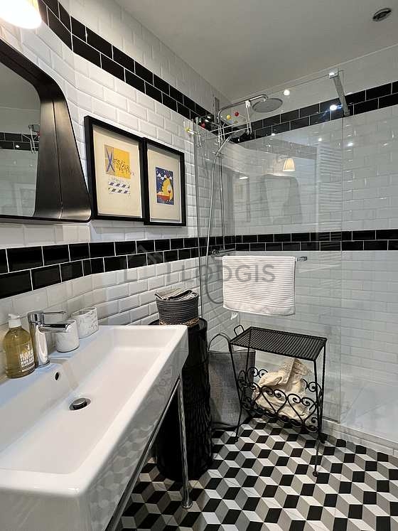 Beautiful bathroom with tile floor
