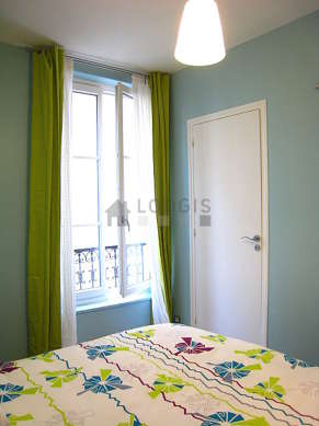 Very quiet bedroom for 2 persons equipped with 1 bed(s) of 160cm