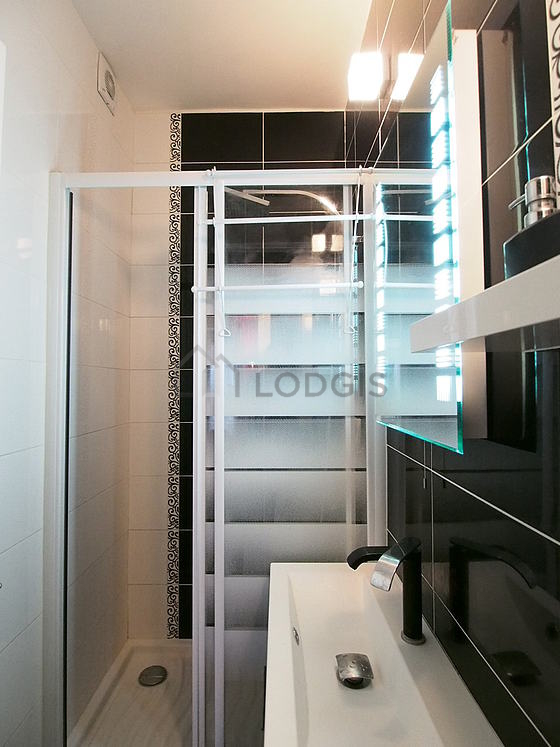 Pleasant bathroom with tile floor