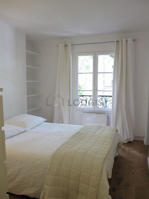 Very quiet bedroom for 2 persons equipped with 1 bed(s) of 140cm