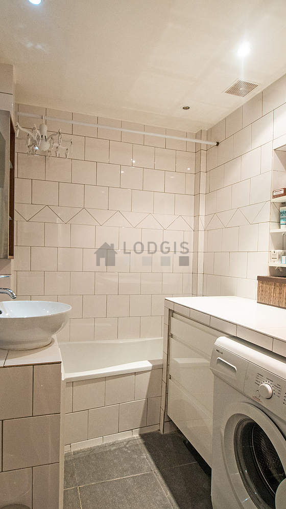 Beautiful bathroom with tile floor