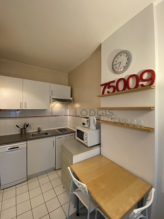 Beautiful kitchen of 3m² with tile floor