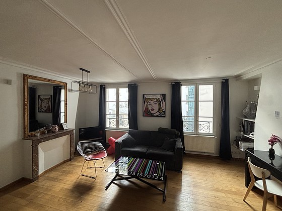 Very quiet living room furnished with 1 sofabed(s) of 140cm, tv, dvd player, 1 armchair(s)