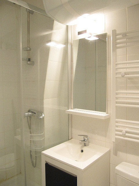 Beautiful bathroom with tile floor