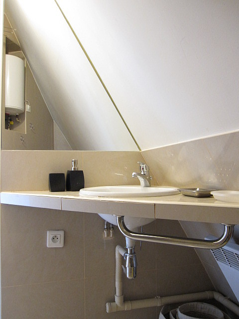 Beautiful bathroom with tile floor