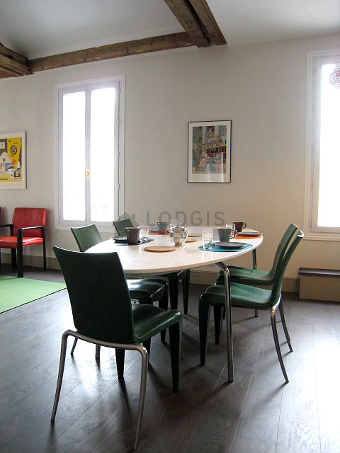 Magnifique cuisine avec du parquet au sol