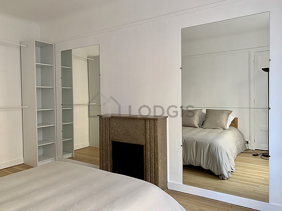 Chambre équipée de 1 fauteuil(s)