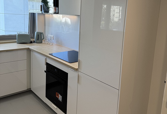 Very bright kitchen facing the courtyard