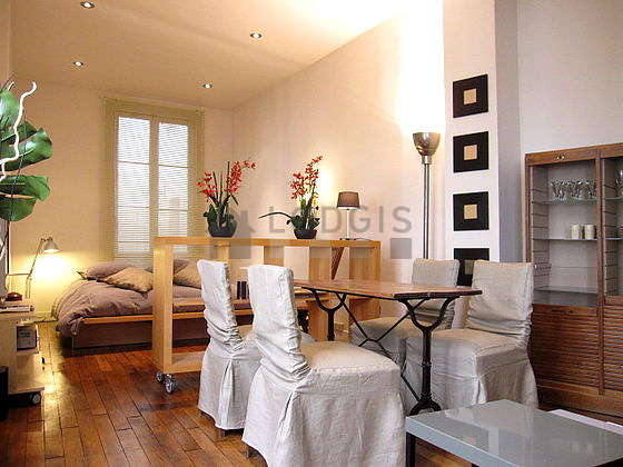 Very quiet living room furnished with 1 sofabed(s) of 120cm, 1 bed(s) of 140cm, tv, dvd player