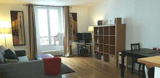 Quiet living room furnished with 1 sofabed(s) of 140cm, hi-fi stereo, 2 chair(s)