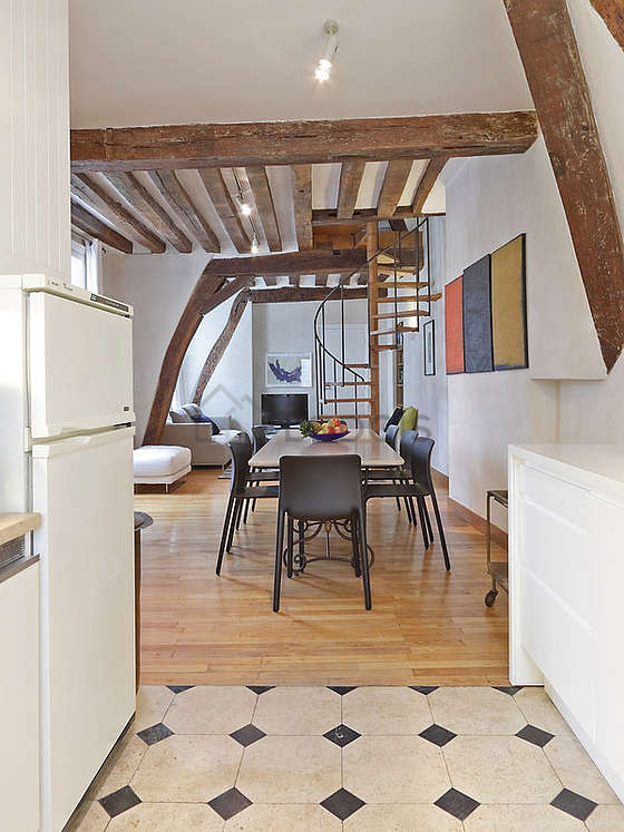 Bright kitchen facing the courtyard