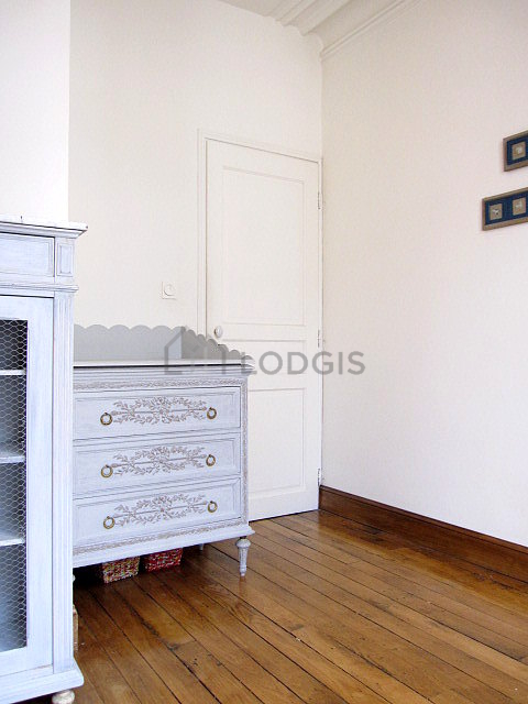 Chambre calme pour 1 personnes équipée de 1 lit(s) de 90cm