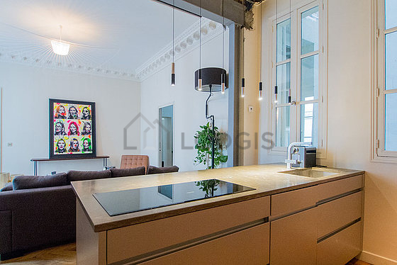 Cuisine dînatoire pour 2 personne(s) équipée de lave vaisselle, plaques de cuisson, réfrigerateur, vaisselle