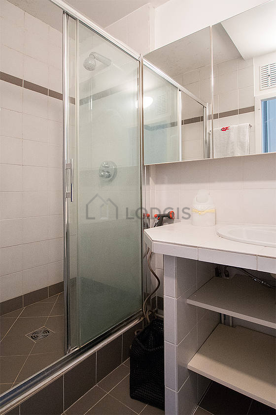 Pleasant bathroom with tile floor