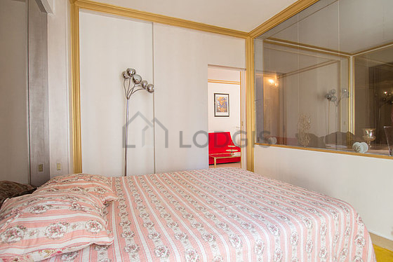 Bedroom with the carpeting floor