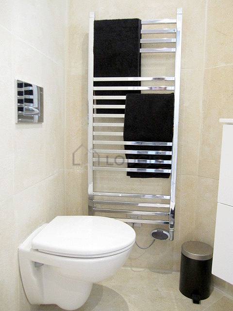 Beautiful bathroom with tile floor