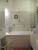 Duplex Paris 9° - Bathroom