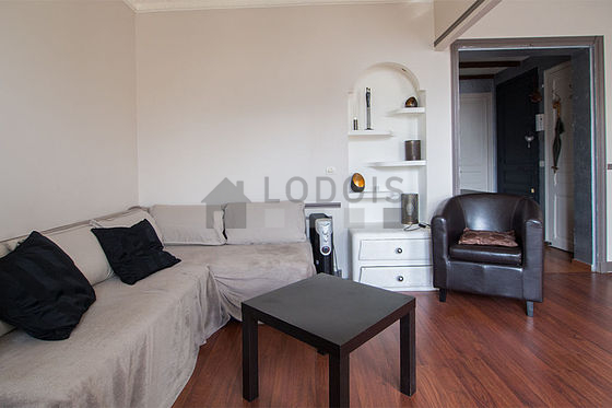 Beau séjour calme et très lumineux d'un appartement à Paris