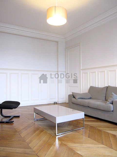 Quiet living room furnished with 1 sofabed(s) of 140cm, tv, 1 armchair(s)