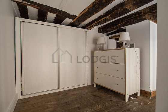 Mezzanine equipped with wardrobe, storage space