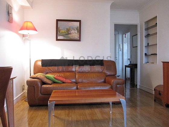 Beau séjour très calme et lumineux d'un appartement à Paris