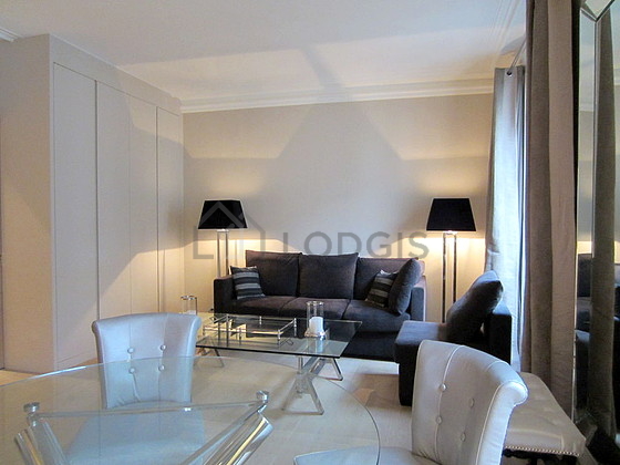 Séjour calme équipé de 1 canapé(s) lit(s) de 160cm, air conditionné, télé, chaine hifi