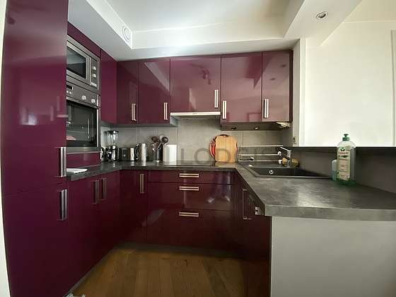 Beautiful kitchen of 4m² with woodenfloor