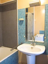 Apartment Le Kremlin-Bicêtre - Bathroom