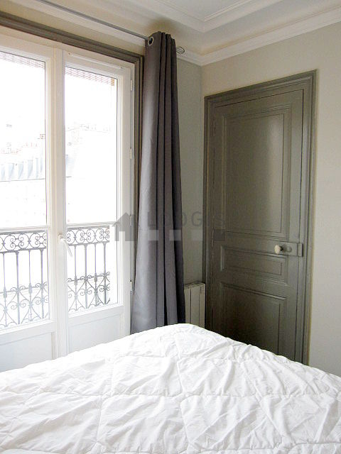 Quiet bedroom for 2 persons equipped with 1 bed(s) of 140cm
