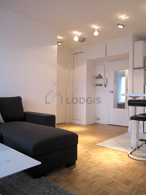 Quiet living room furnished with 1 sofabed(s) of 140cm, tv, storage space, 2 chair(s)