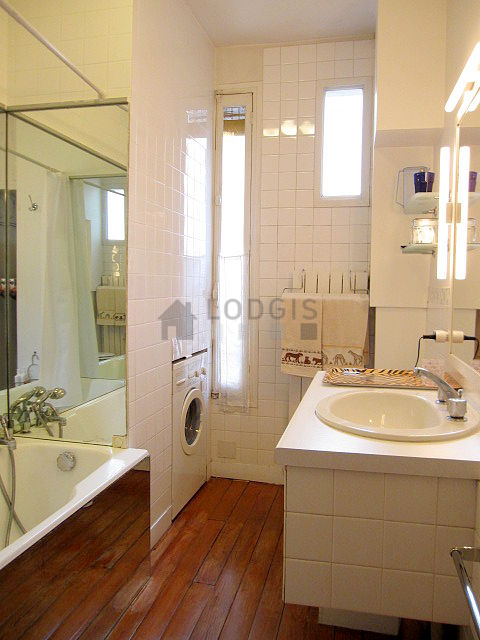 Beautiful bathroom with tile floor