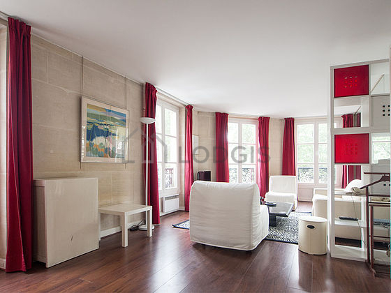 Beau séjour calme et très lumineux d'un appartement à Paris
