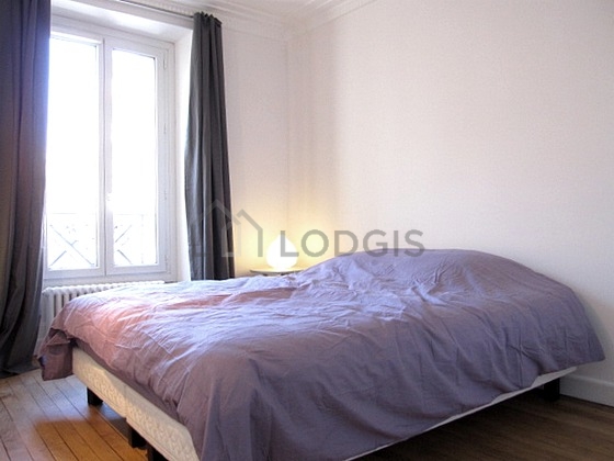 Chambre de 6m² avec du parquet au sol
