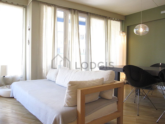Large living room of 35m²