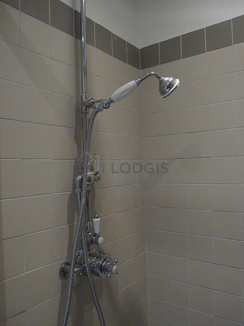 Bathroom equipped with bath towels