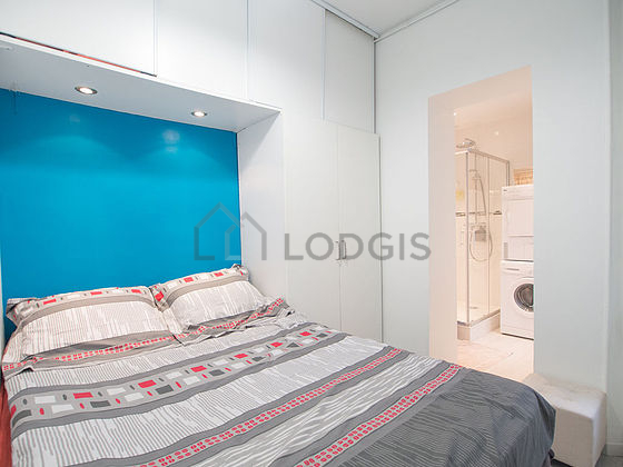 Chambre de 6m² avec du parquet au sol