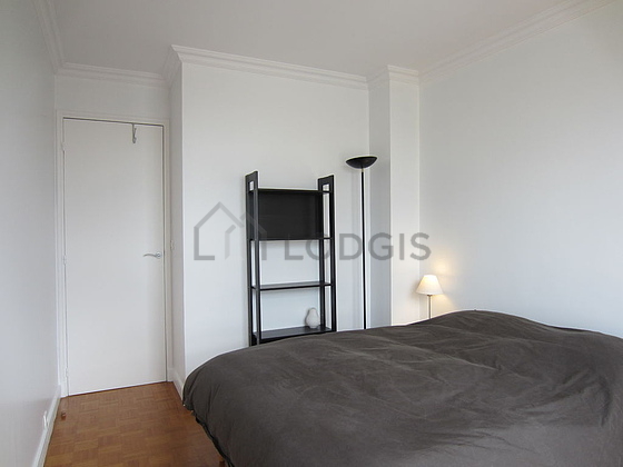 Chambre avec fenêtres double vitrage