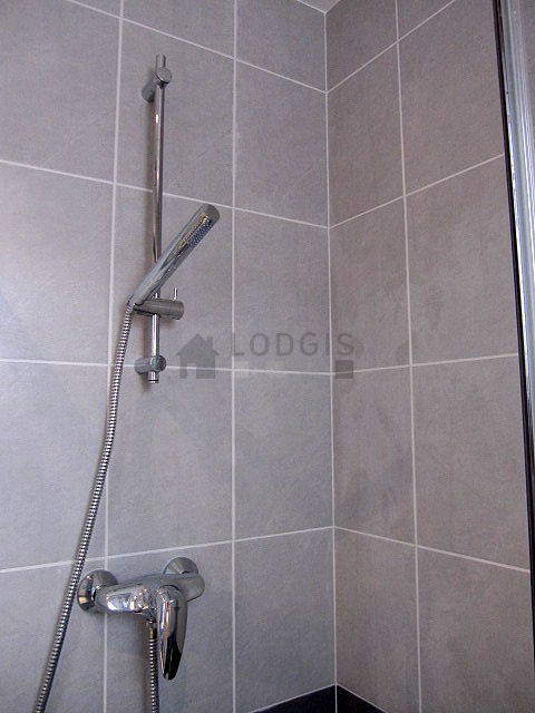 Bathroom equipped with bath towels